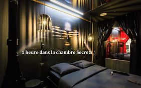 Love Hotel Avec Nuit Insolite Au Dandy Et Jacuzzi Privatise (Adults Only) Paříž Exterior photo